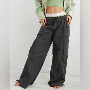 Aerie High-Waisted ‘Go-for-It” Baggy Cargo Pants in Smoked Grey Size Small